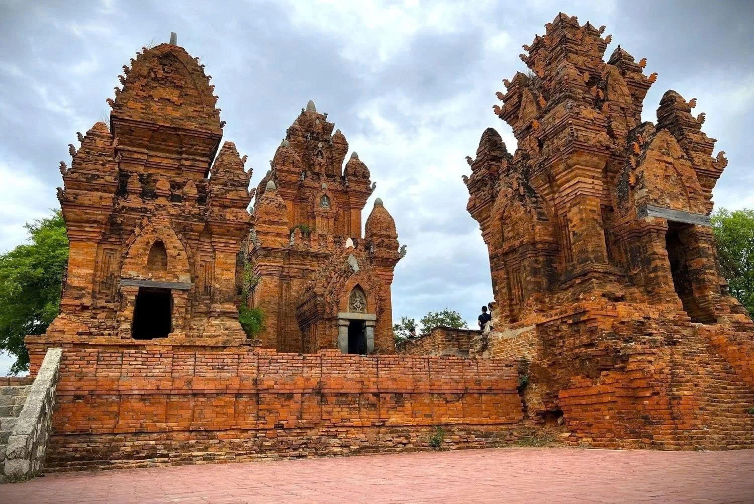 Tháp Pô Klông Garai là biểu tượng đặc sắc của văn hóa Chăm
