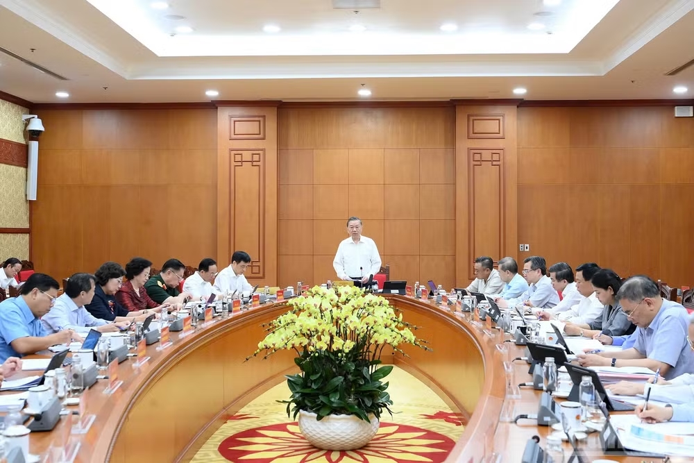 Tổng Bí thư, Chủ tịch nước Tô Lâm chủ trì làm việc với Ban Tổ chức Trung ương về Đề án sơ kết 5 năm thực hiện Nghị quyết số 28-NQ/TW. (Ảnh: ĐĂNG KHOA)
