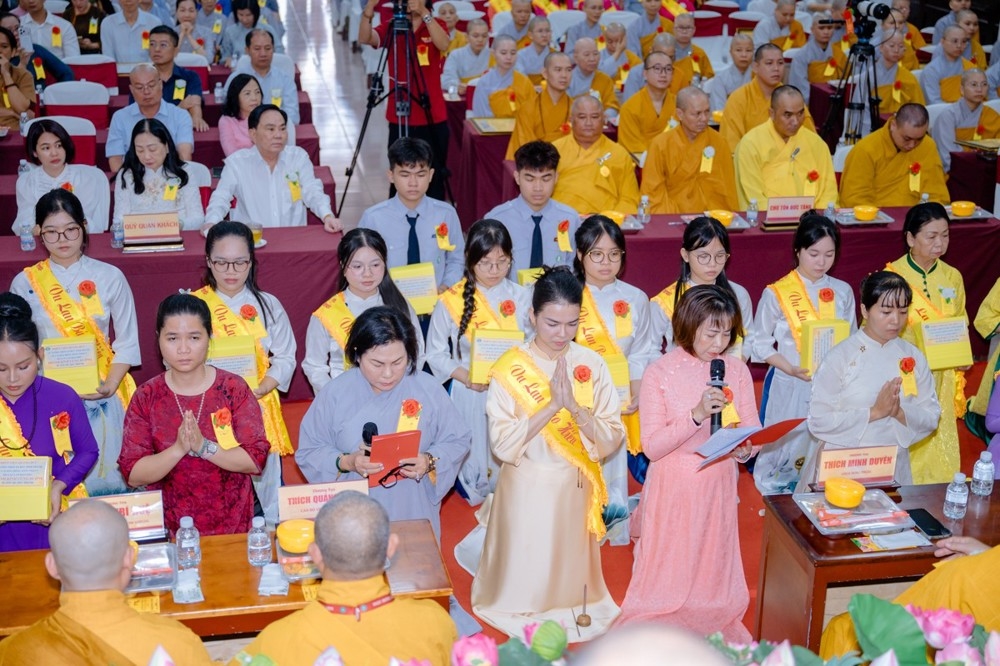 Đại diện phật tử cũng dâng lời cảm niệm Vu lan