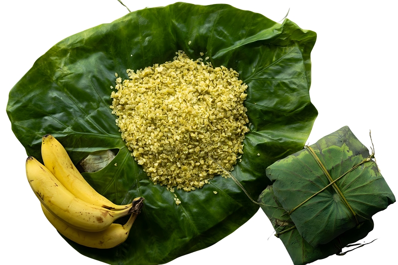 Vong village young green rice flakes