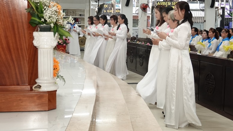 Các tân hội viên cam kết sống đức tin, trung thành noi gương Đức Maria trong đời sống gia đình và cộng đoàn