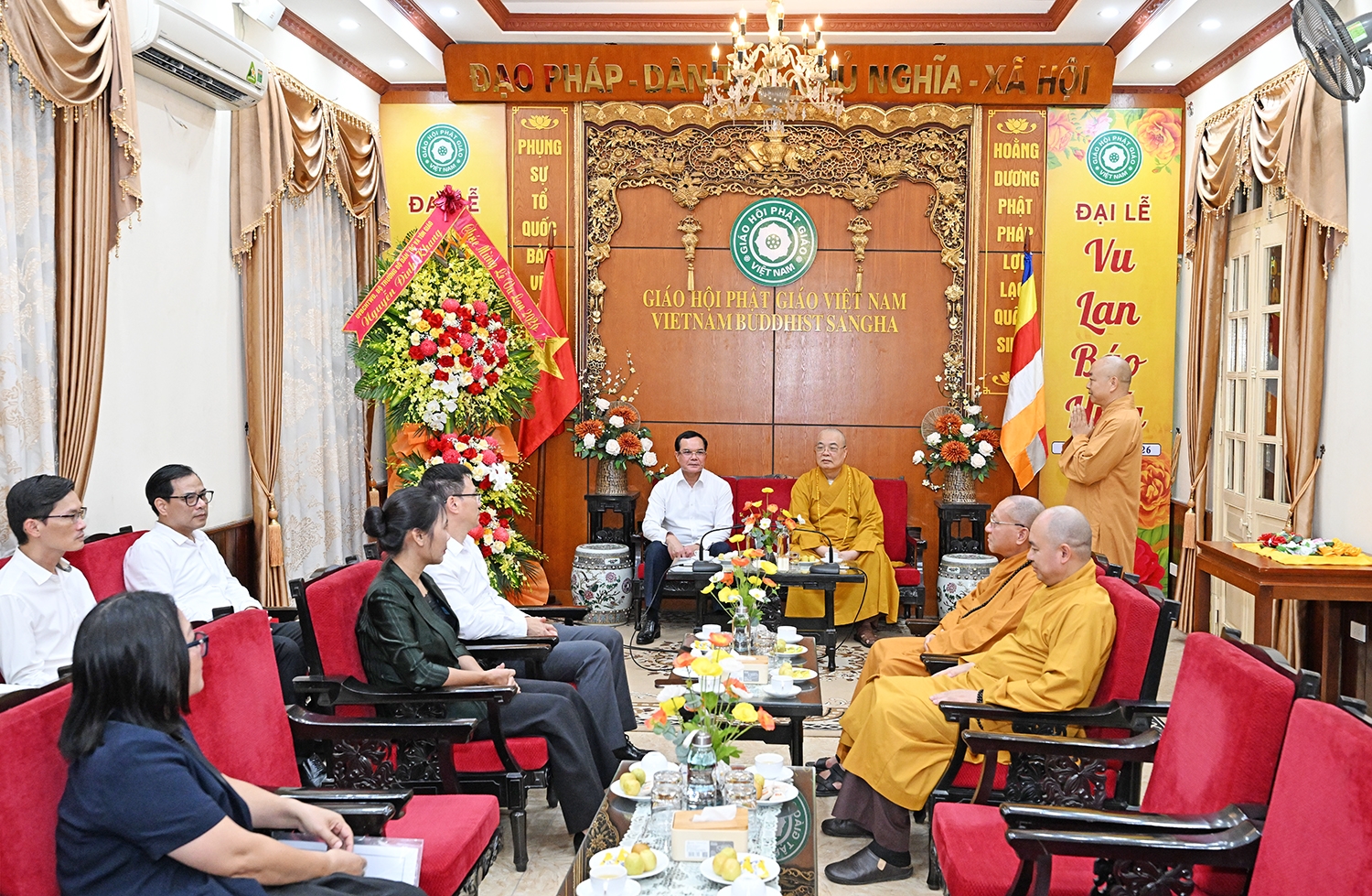 Bộ trưởng Nguyễn Đình Khang gửi lời chúc mừng tốt đẹp tới các tăng ni, phật tử nhân dịp Đại lễ Vu lan 2026