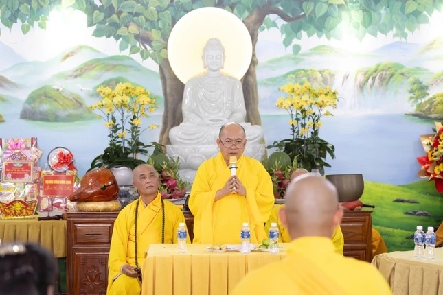 Thượng tọa Thích Nguyên Sắc phát biểu tại buổi lễ