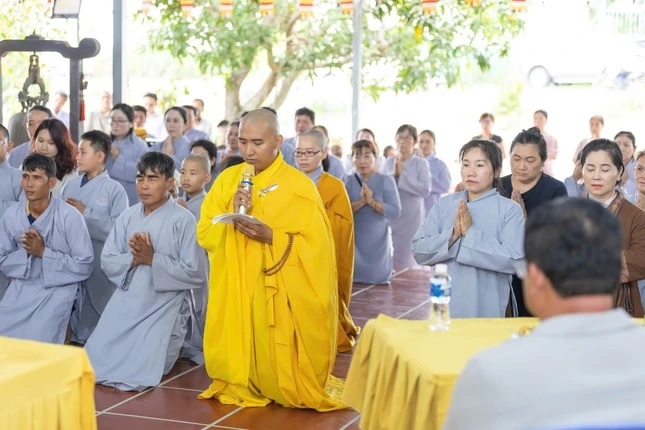 Đại đức Thích Nhật Tinh phát nguyện nhận nhiệm vụ tại buổi Lễ Công bố