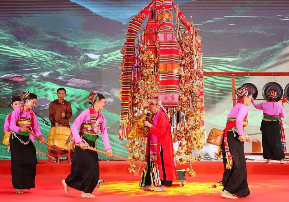 Đồng bào dân tộc Mường ở Thanh Hóa tham gia hoạt động văn hóa truyền thống, góp phần gìn giữ và phát huy bản sắc văn hóa dân tộc