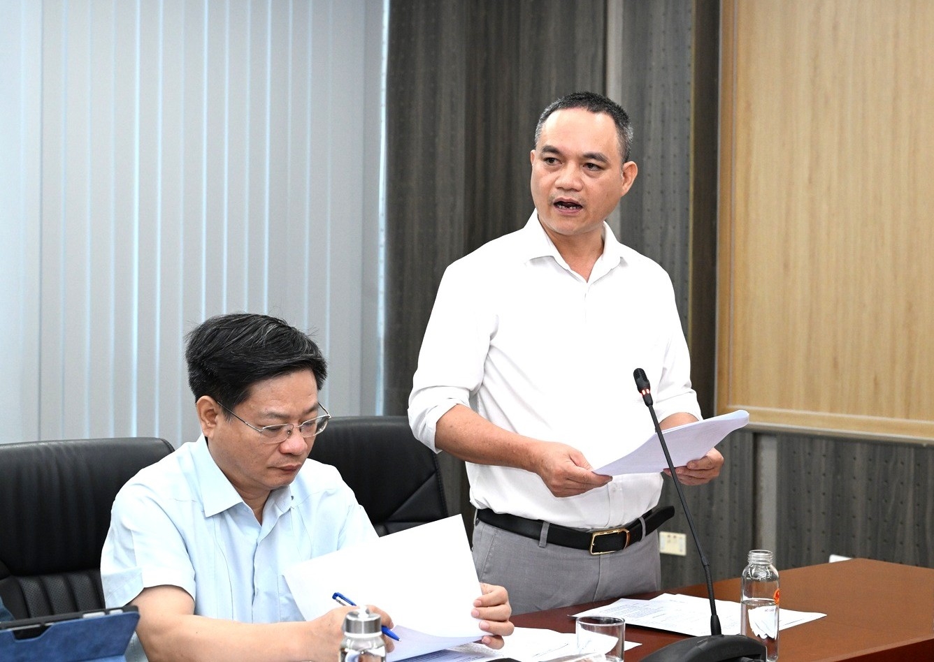 TS. Hà Văn Chín, Phó Giám đốc Học viện Dân tộc phát biểu tại Hội thảo