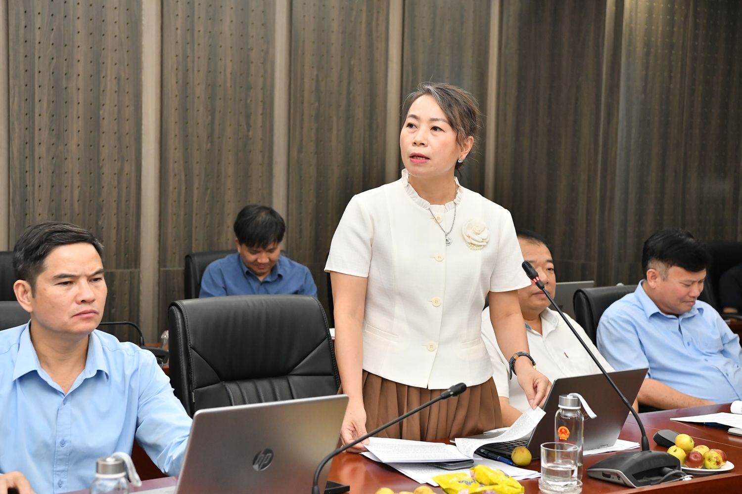 Bà Từ Thu Thuỷ, Phó Chủ tịch UBND xã Hữu Lũng, tỉnh Lạng Sơn phát biểu