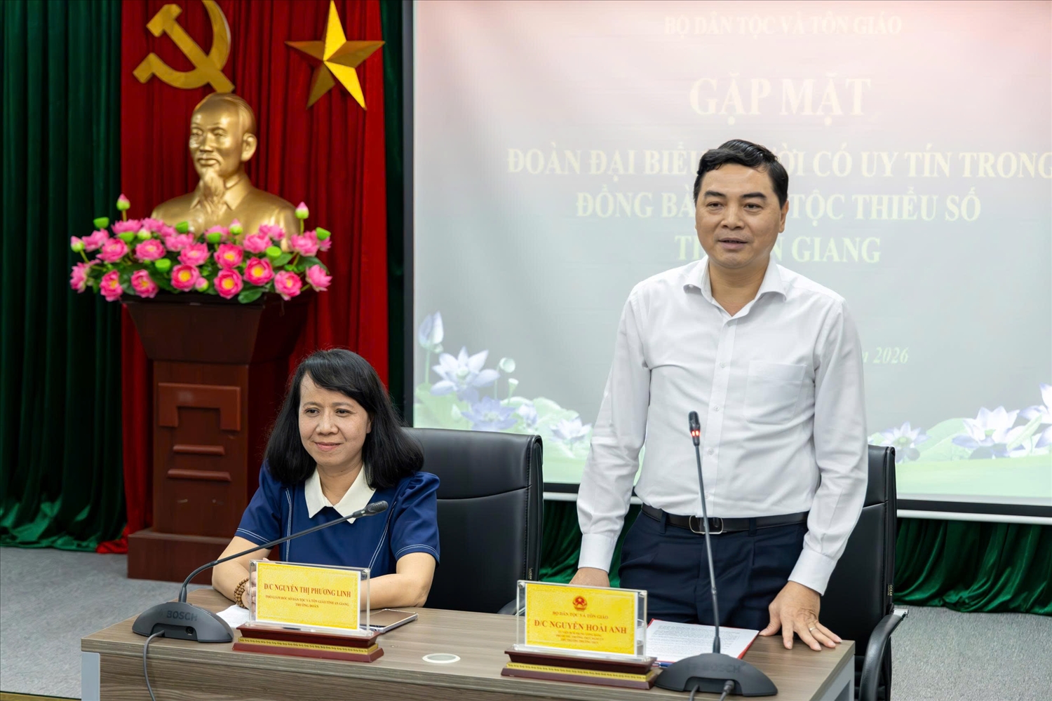 Ủy viên Trung ương Đảng, Thứ trưởng Thường trực Bộ Dân tộc và Tôn giáo Nguyễn Hoài Anh phát biểu.