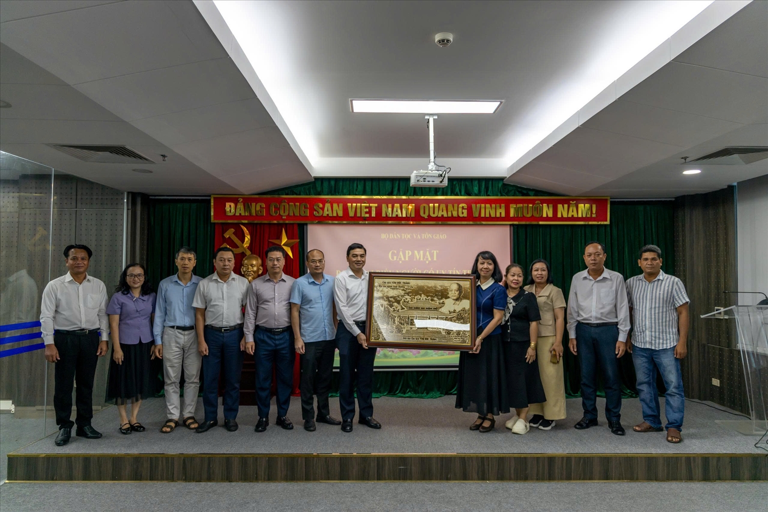 Người có uy tín trong đồng bào dân tộc thiểu số An Giang là “cánh nay nối dài” trong thực thi chính sách dân tộc, tôn giáo 9