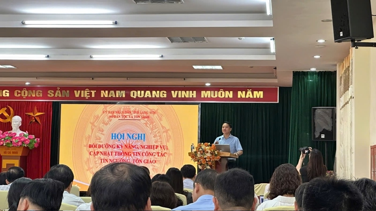 Báo cáo viên Sở Dân tộc và Tôn giáo tỉnh Lạng Sơn