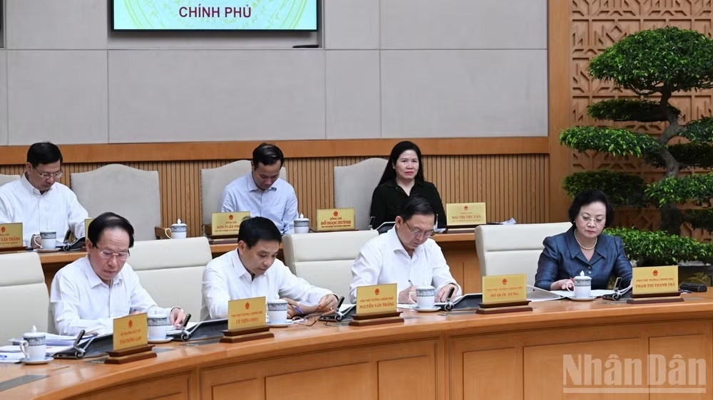 Các Phó Thủ tướng Chính phủ, đại biểu tham dự Phiên họp Chính phủ thường kỳ tháng 7. (Ảnh: Trần Hải)