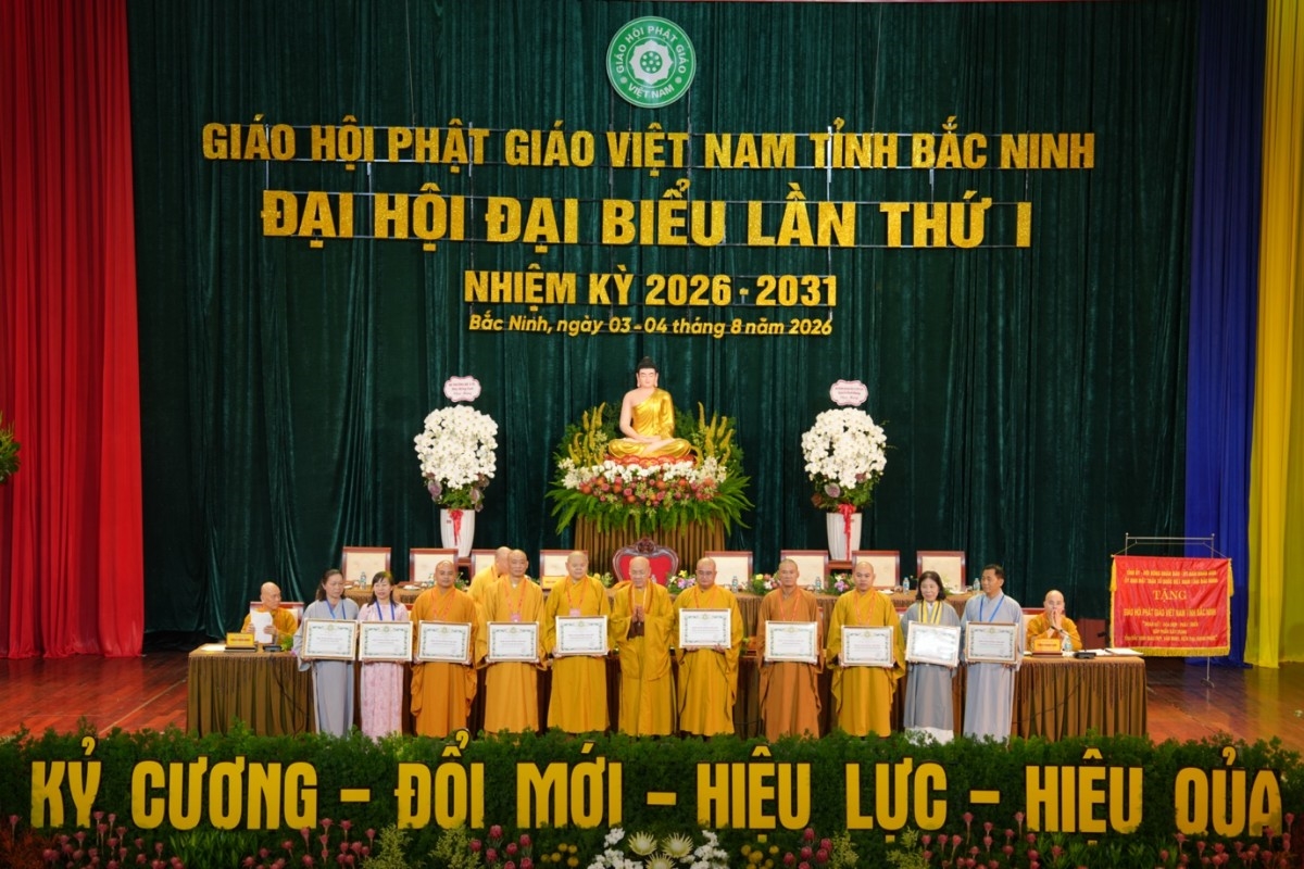 Giáo hội Phật giáo Việt Nam trao Bằng tuyên dương công đức đến các tập thể và cá nhân