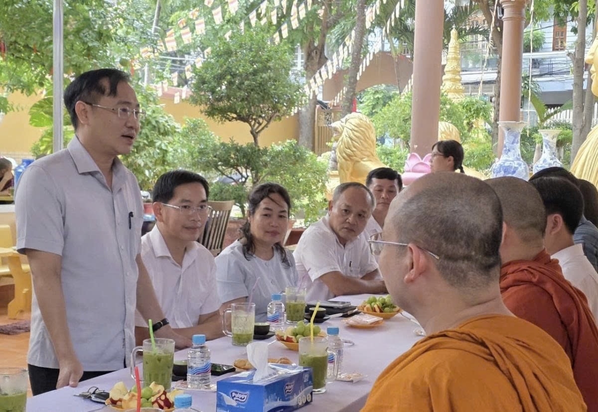 Ông Lê Xuân Tú, Chủ tịch UBND phường Tam Thắng phát biểu tại buổi trao Giấy chứng nhận quyền sử dụng đất