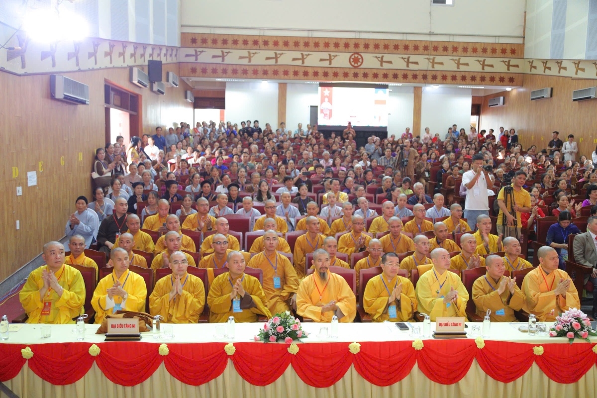 Đại biểu tăng ni tham dự Đại hội