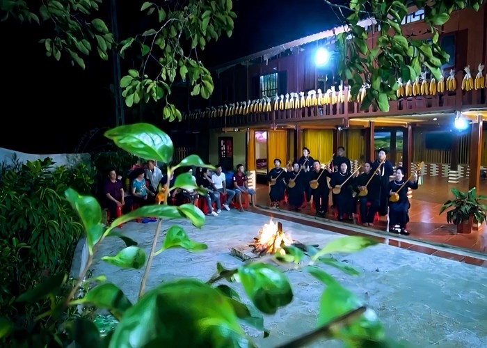 Kể từ khi thực hành Then được UNESCO vinh danh năm 2019, cùng với các tỉnh sở hữu di sản, các cấp, ngành của tỉnh Lạng Sơn đã đẩy mạnh công tác tuyên truyền, quảng bá giá trị di sản tới cộng đồng và trao di sản về đúng không gian thiêng liêng của nó: trên đôi bàn tay của người dân và trong mỗi gia đình, mỗi xóm làng