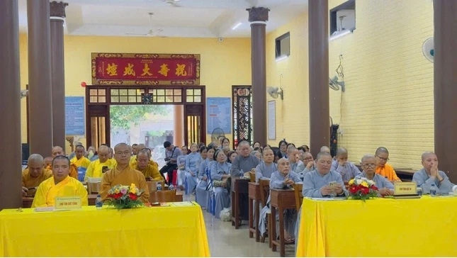 Chư tăng ni, phật tử tham dự Hội nghị