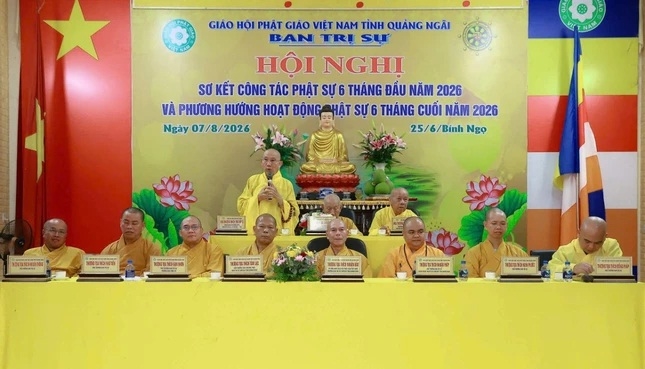 Hòa thượng Thích Trí Thắng, thành viên Hội đồng Chứng minh, Chứng minh Ban Trị sự Giáo hội Phật giáo Việt Nam tỉnh Quảng Ngãi phát biểu tại Hội nghị