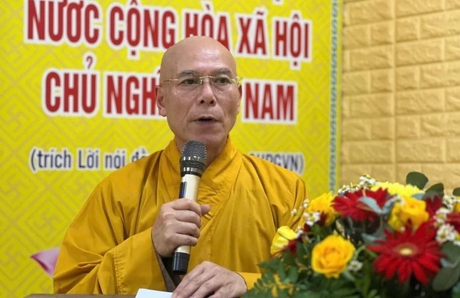 Thượng tọa Thích Nhuận Bảo phát biểu tại Hội nghị