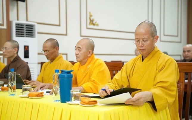 Chư tăng tham dự Hội nghị