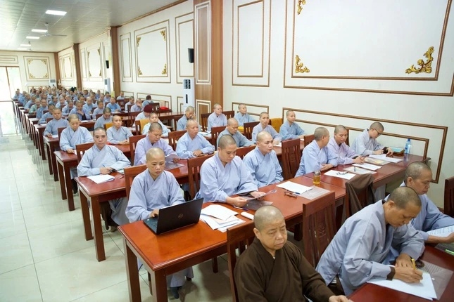 Chư ni tham dự Hội nghị