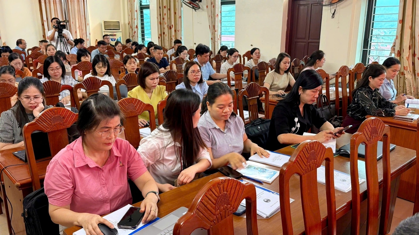 Các học viên tham gia lớp tập huấn nâng cao năng lực cho đội ngũ cán bộ trực tiếp triển khai Chương trình