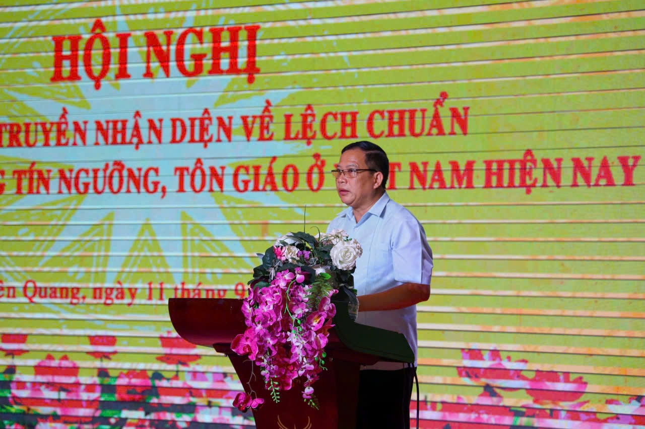 Ông Nguyễn Thế Đồi, Phó Giám đốc Sở Dân tộc và Tôn giáo tỉnh Tuyên Quang phát biểu tại Hội nghị (Ảnh: Trần Hoàn - Hoàn Minh)