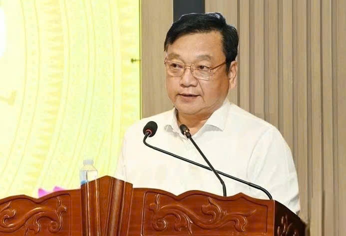 Phó Chủ tịch Uỷ ban Nhân dân tỉnh Hồ Huy Thành phát biểu tại hội nghị
