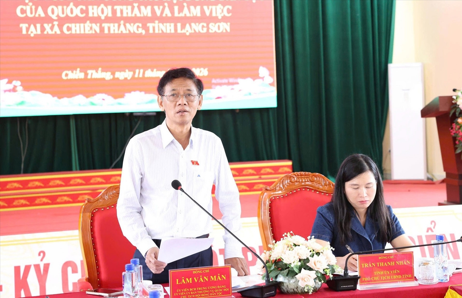Chủ tịch Hội đồng Dân tộc Lâm Văn Mẫn phát biểu tại cuộc làm việc. Ảnh: Hoàng Ngọc