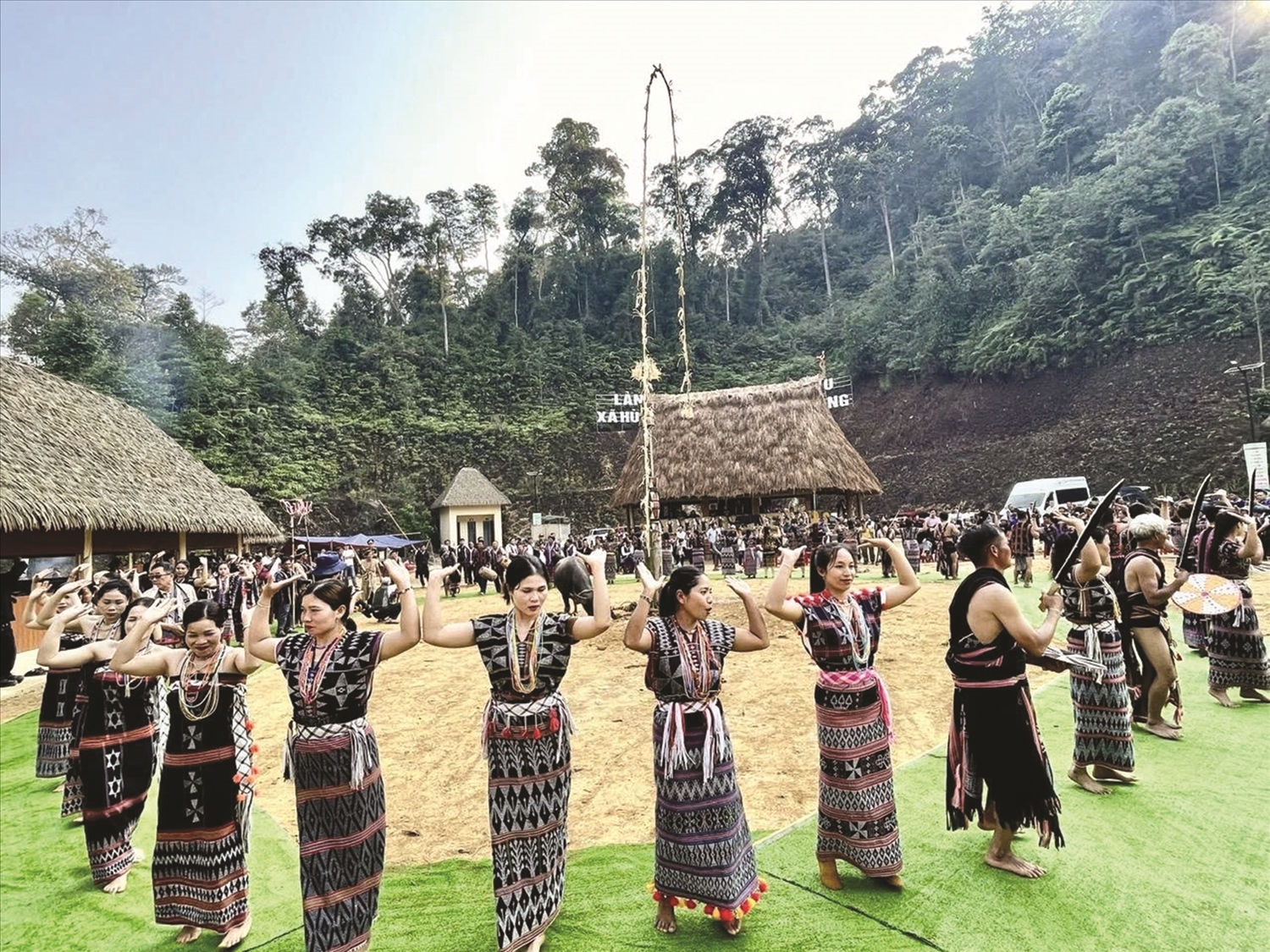 Khi âm nhạc hóa thành nhịp cầu giữ gìn văn hóa