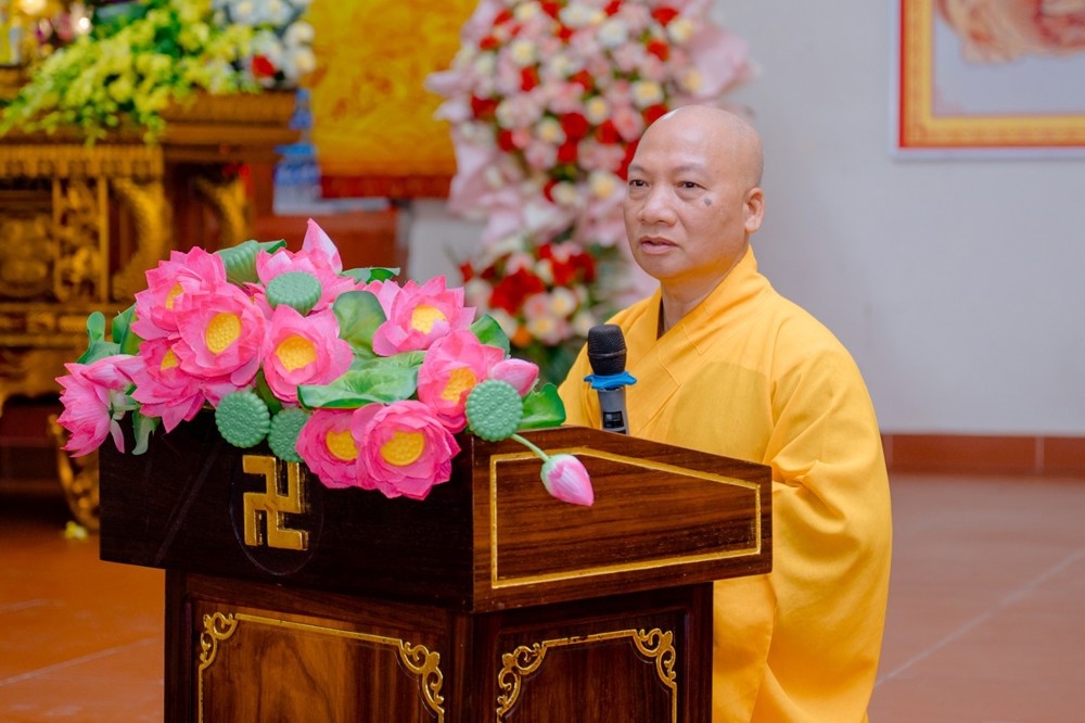 Thượng tọa Thích Chiếu Tuệ, Trưởng ban Trị sự Giáo hội Phật giáo Việt Nam tỉnh Hà Tĩnh phát biểu tại buổi lễ