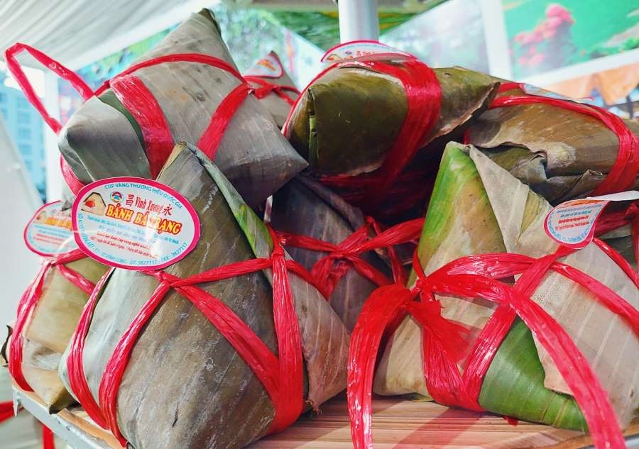 Bánh Bá Trạng - một trong những sản phẩm đặc sắc của cơ sở bánh gia truyền Vĩnh Xương