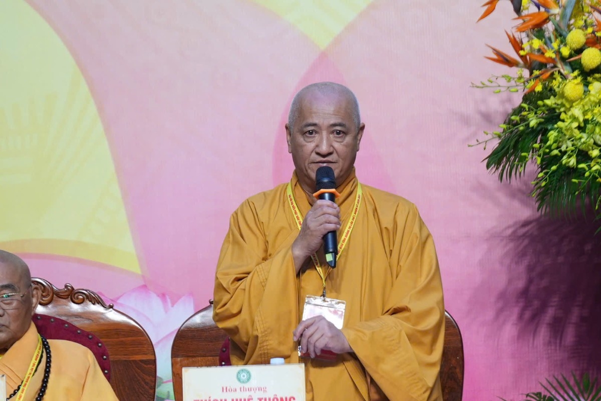 Hòa thượng Thích Huệ Thông, Phó Chủ tịch Hội đồng Trị sự Giáo hội Phật giáo Việt Nam phát biểu chỉ đạo Đại hội