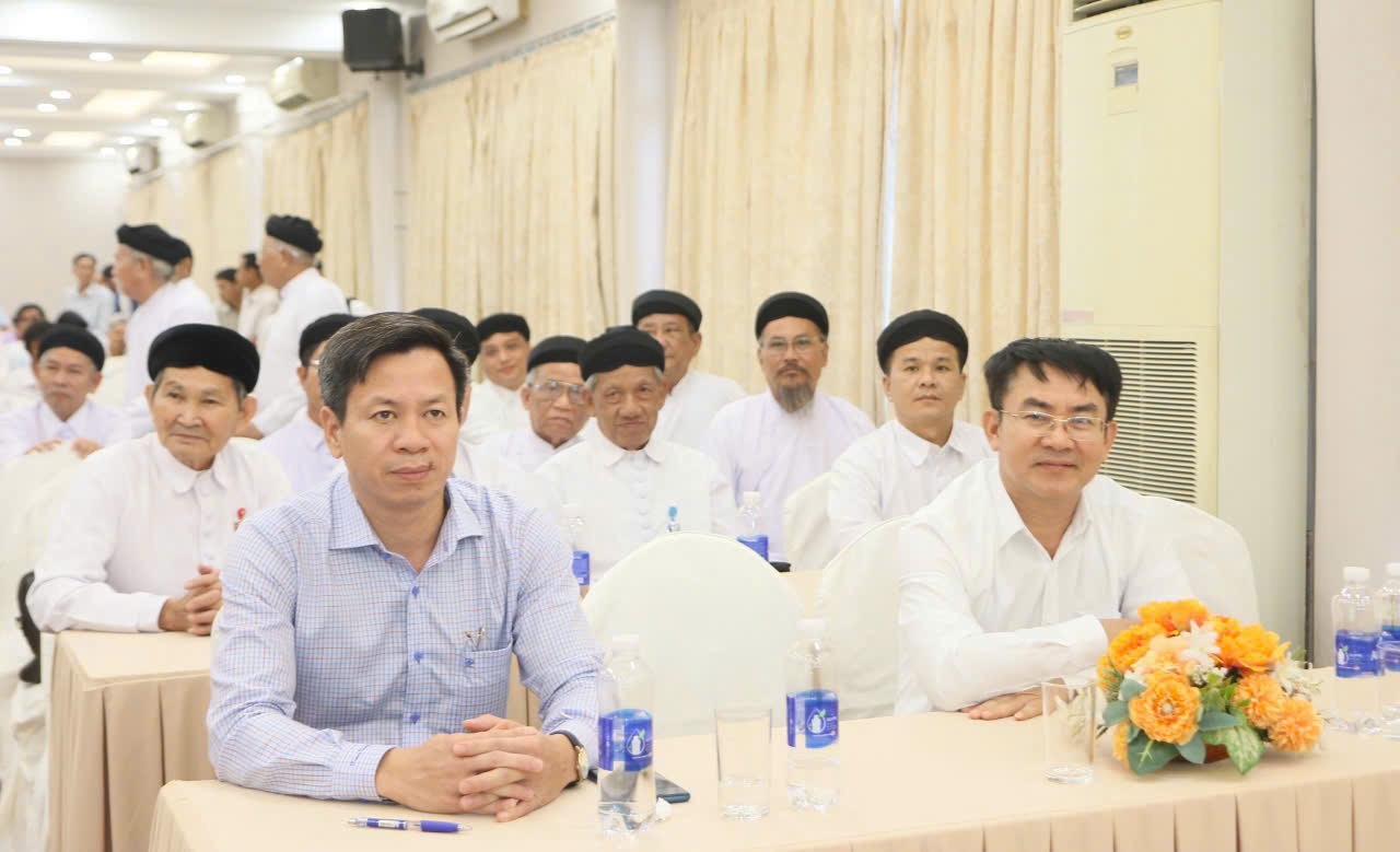 Các đại biểu tham dự hội nghị