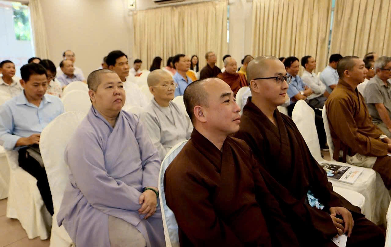 Các đại biểu tham dự hội nghị