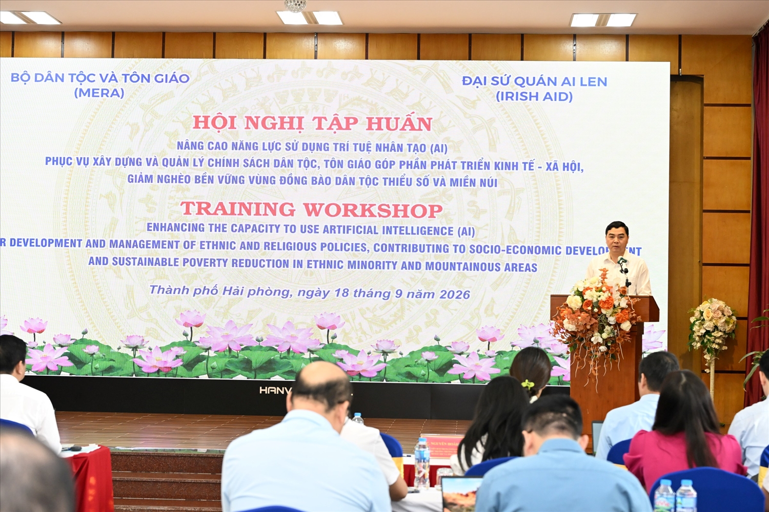 Ông Nguyễn Hải Anh, Ủy viên Ban Chấp hành Trung ương Đảng, Thứ trưởng Thường trực Bộ Dân tộc và Tôn giáo phát biểu khai mạc Hội nghị tập huấn