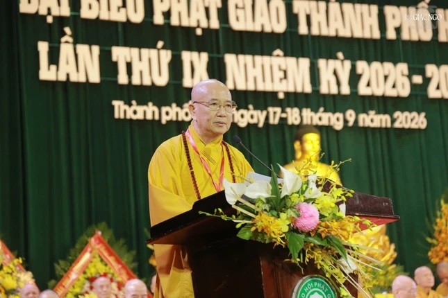 Hòa thượng Thích Khế Chơn, Phó Chủ tịch Hội đồng Trị sự, Trưởng ban Trị sự Giáo hội Phật giáo Việt Nam thành phố Huế phát biểu khai mạc Đại hội