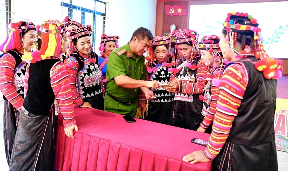 Hội viên phụ nữ bản Suối Voi thực hành các kỹ năng số, từng bước nâng cao khả năng ứng dụng công nghệ phục vụ đời sống và sản xuất