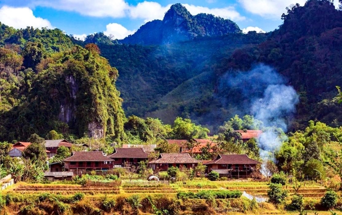 Nhờ thực hiện tốt công tác dân tộc, các chương trình, chính sách dân tộc của Đảng và Nhà nước, đặc biệt là Chương trình mục tiêu quốc gia phát triển kinh tế - xã hội vùng đồng bào dân tộc thiểu số và miền núi nên đời sống đồng bào dân tộc thiểu số và miền núi tỉnh Lạng Sơn ngày càng được cải thiện, tỷ lệ nghèo hộ đồng bào dân tộc thiểu số đều giảm qua các năm…
