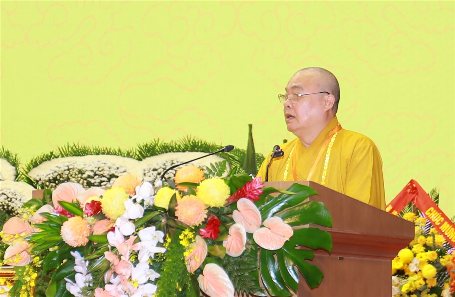 Hòa thượng Thích Thanh Nhiễu, Ủy viên Thường trực Hội đồng Chứng minh, Phó Chủ tịch Thường trực Hội đồng Trị sự Giáo hội Phật giáo Việt Nam phát biểu chỉ đạo tại Đại hội