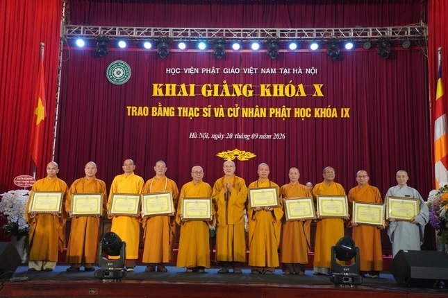 Học viện Phật giáo Việt Nam tại Hà Nội khai giảng Khóa X, trao Bằng Thạc sĩ và Cử nhân Phật học Khóa IX 3
