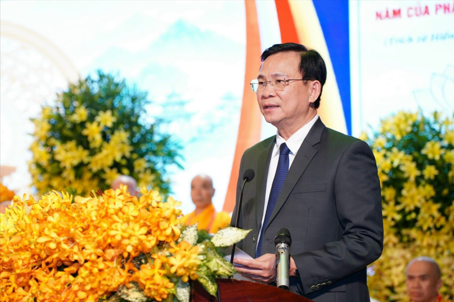 Ủy viên Ban Chấp hành Trung ương Đảng, Phó Bí thư Tỉnh ủy, Chủ tịch UBND tỉnh Hồ Văn Mười phát biểu tại Đại hội