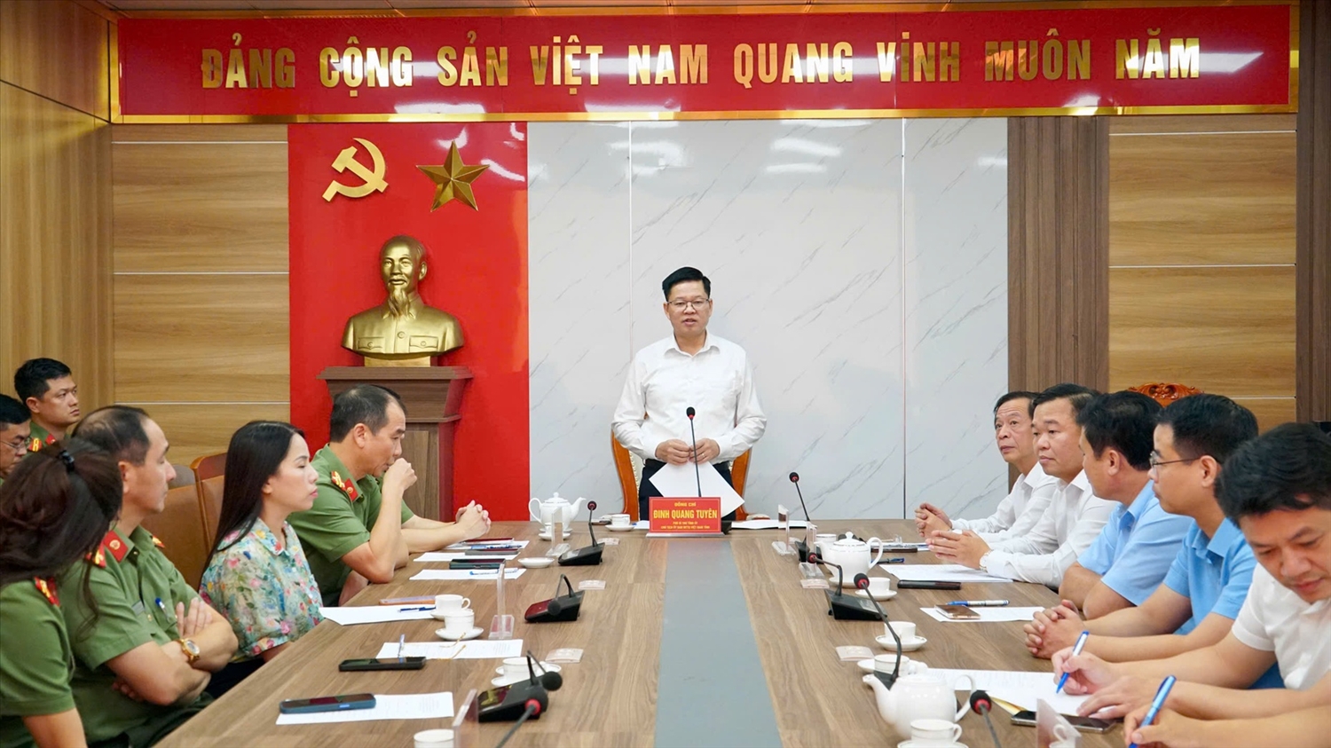 Phó Bí thư Tỉnh ủy, Chủ tịch Ủy ban MTTQ tỉnh Đinh Quang Tuyên, phát biểu chỉ đạo tại Hội nghị