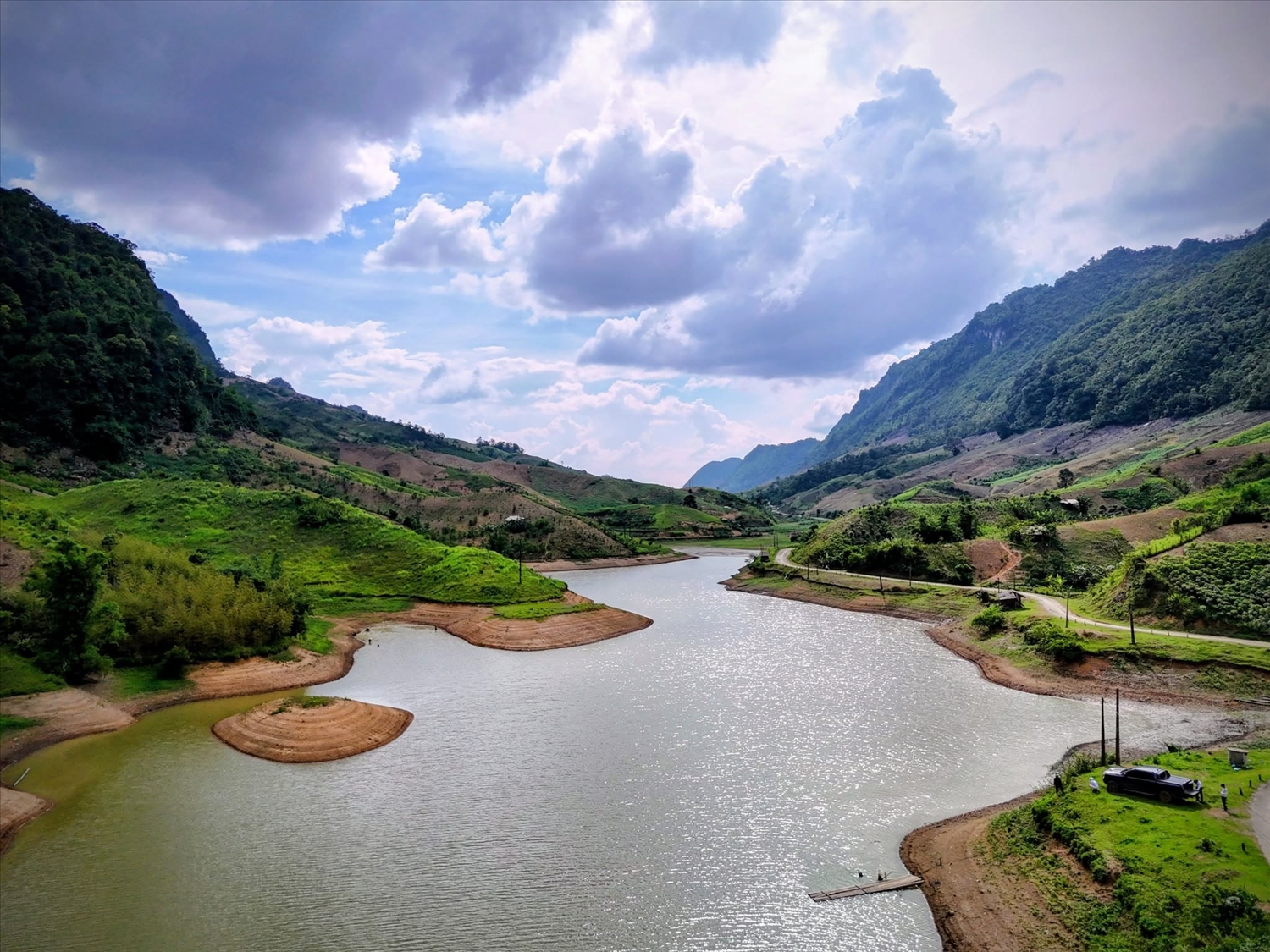 Muong Lum Lake
