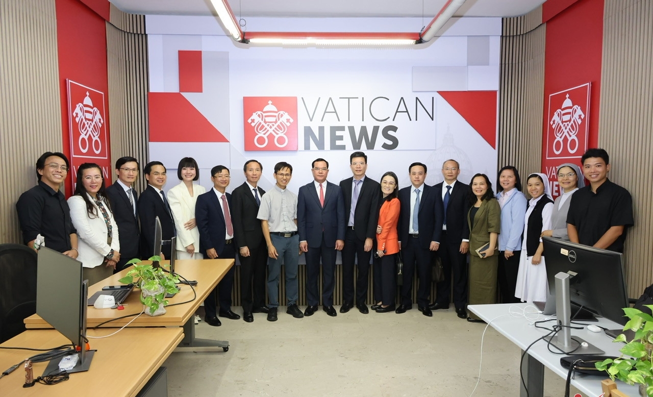Đoàn công tác Bộ Dân tộc và Tôn giáo Việt Nam thăm, làm việc tại Vatican News