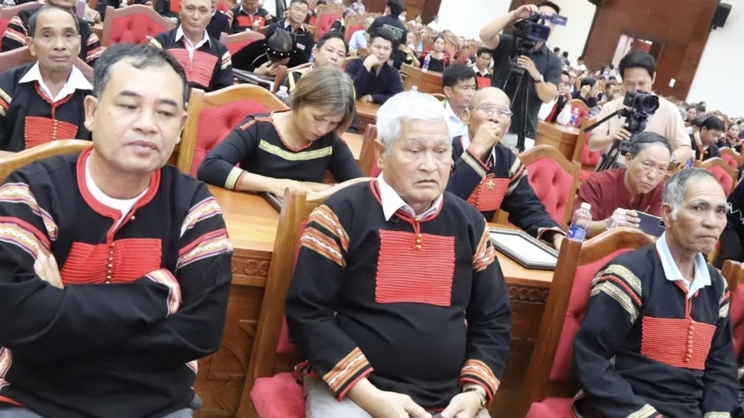 Các đại biểu tham dự hội nghị gặp mặt, biểu dương già làng, người có uy tín tiêu biểu tỉnh Đắk Lắk năm 2026