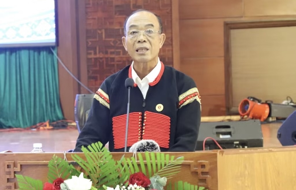 Đại diện già làng, Người có uy tín tỉnh Đắk Lắk trao đổi, bày tỏ nguyện vọng của đồng bào buôn làng tại hội nghị biểu dương
