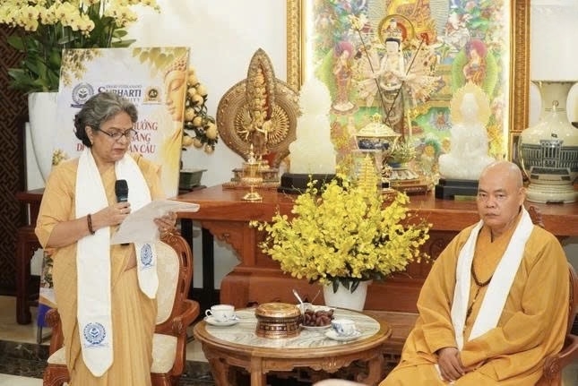 Bà Stuti Narayan Kacker phát biểu tại lễ trao giải thưởng