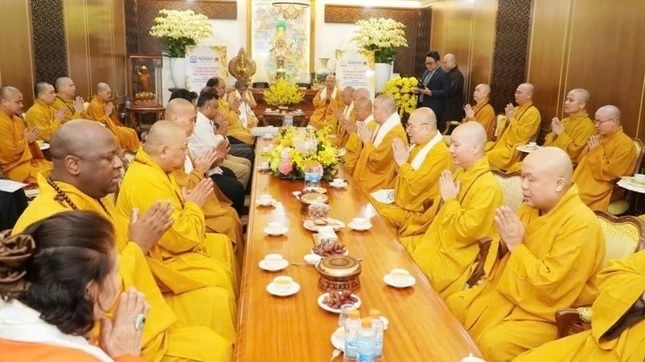Quang cảnh buổi lễ trao giải thưởng Người thắp sáng diệu pháp toàn cầu