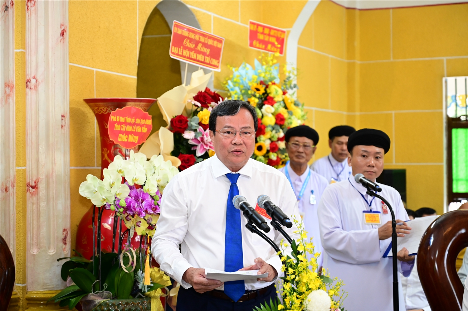 Phó Bí thư Tỉnh ủy, Chủ tịch UBND tỉnh Lê Văn Hẳn phát biểu chúc mừng Đại lễ