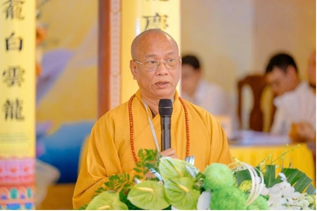 Hòa thượng Thích Quảng Hà phát biểu tại Hội thảo